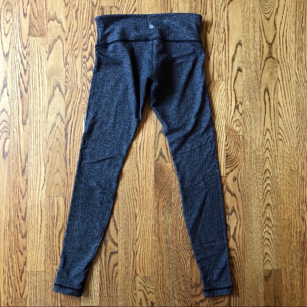 Lululemon herringbone winder under leggings